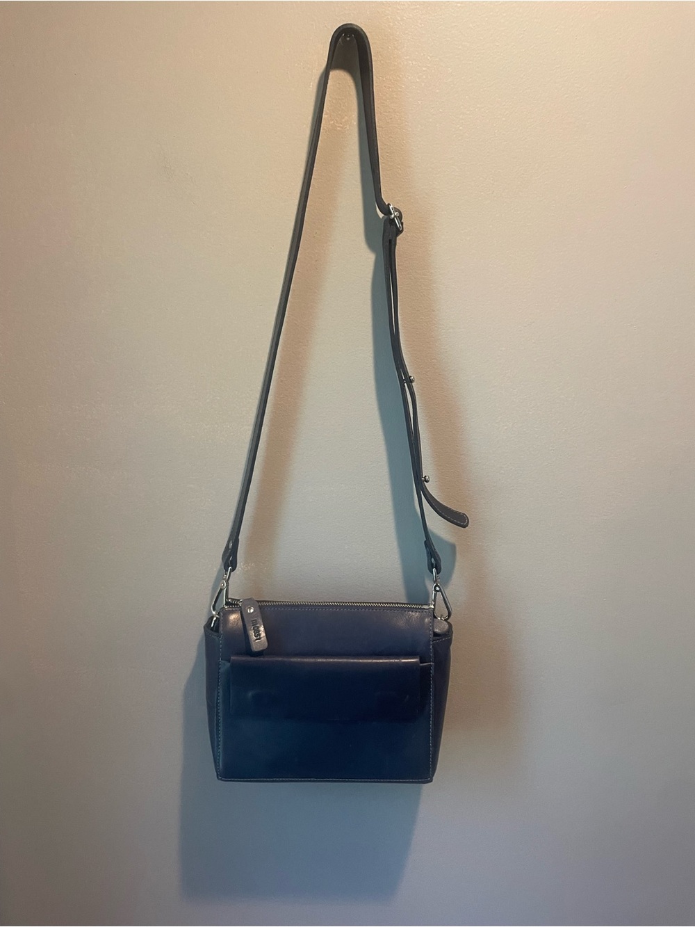 Women's Navy Leather Crossbody Bag - Classic Everyday Shoulder Bag